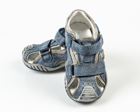 Sandałki chłopięce granatowe częściowo zabudowane KORNECKI- MODA SANOK
