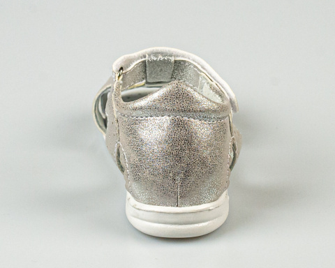 Sandałki dziewczęce srebrne z gwiazdką zapinane na rzep KORNECKI - MODA SANOK