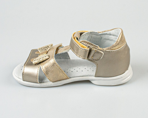 Sandałki dziewczęce złote z ozdobną kokardką zapinane na rzep KORNECKI - MODA SANOK
