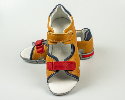 Sandały chłopięce camel z granatowo-czerwonymi akcentami KORNECKI-MODA SANOK