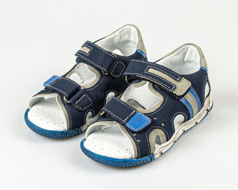 Sandały chłopięce granatowe z niebieskimi i szarymi wstawkami zapinane na rzepy KORNECKI - MODA SANOK