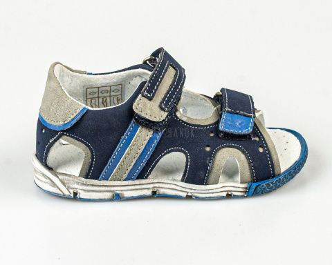 Sandały chłopięce granatowe z niebieskimi i szarymi wstawkami zapinane na rzepy KORNECKI - MODA SANOK