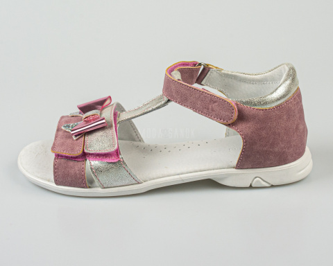 Sandały dziewczęce pudrowy róż ozdobione kokardką zapinane na rzep KORNECKI-MODA SANOK