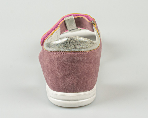 Sandały dziewczęce pudrowy róż ozdobione kokardką zapinane na rzep KORNECKI-MODA SANOK