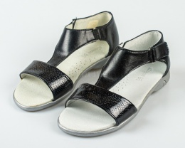 Sandały dziewczęce czarne z zabudowaną piętą KORNECKI - MODA SANOK