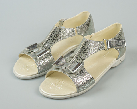 Sandały dziewczęce srebrne z kokardką zapinane na rzep KORNECKI-MODA SANOK
