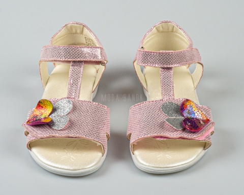 Sandały dziewczęce z serduszkami z boku różowe błyszczące KORNECKI - MODA SANOK