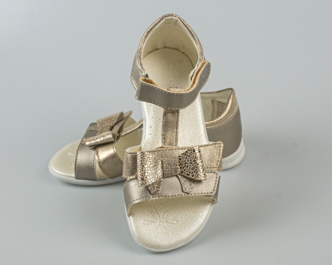 Sandały dziewczęce złote z kokardką KORNECKI - MODA SANOK