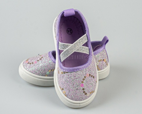 Tenisówki dziecięce jasny fiolet wsuwane z gumeczkami ozdobione cekinkami - MODA SANOK