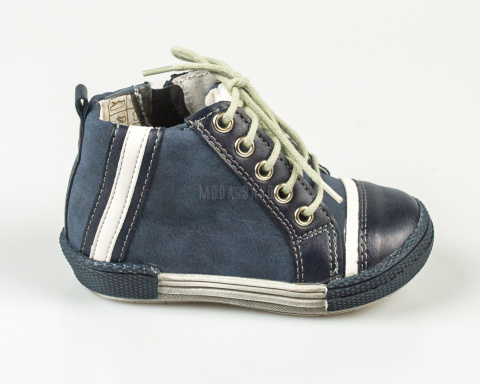 Trzewiki chłopięce granatowe z białymi wstawkami sznurowane KORNECKI- MODA SANOK