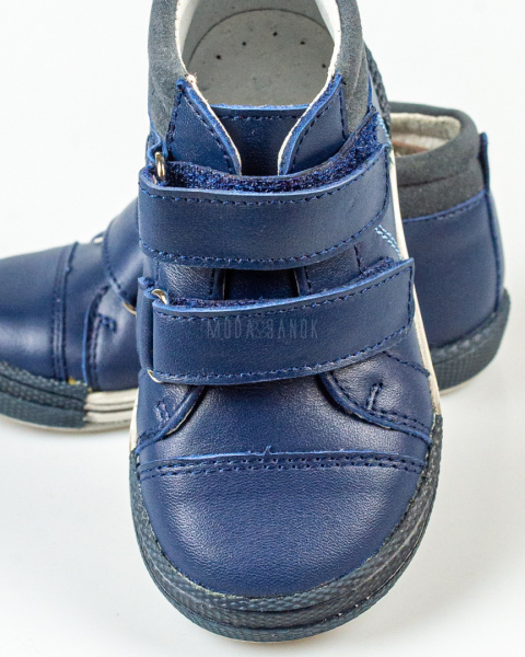Trzewiki chłopięce ciemny granat skórzane zapinane na rzepy KORNECKI - MODA SANOK