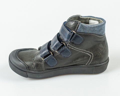 Trzewiki chłopięce nieocieplane czarne na rzepy KORNECKI - MODA SANOK