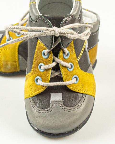 Trzewiki chłopięce skórzane szaro-żółte na wiązanie KORNECKI - MODA SANOK