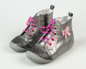 Trzewiki dziewczęce grafitowe sznurowane z różową kokardką z boku KORNECKI-MODA SANOK