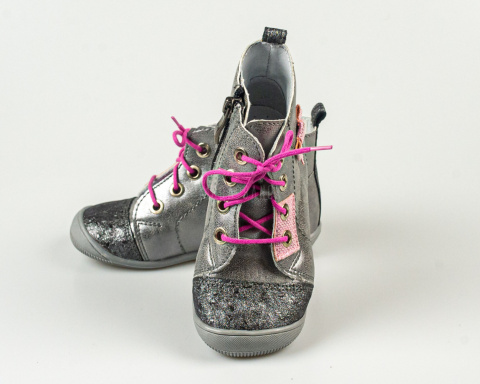 Trzewiki dziewczęce grafitowe sznurowane z różową kokardką z boku KORNECKI-MODA SANOK