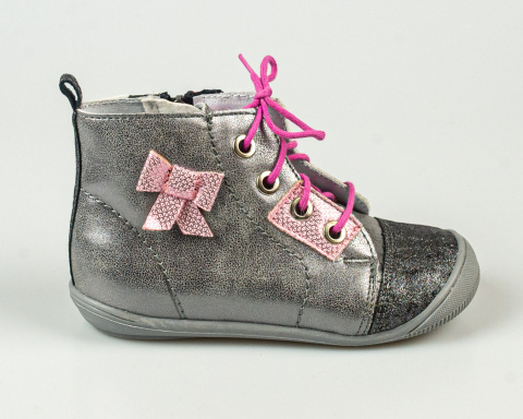 Trzewiki dziewczęce grafitowe sznurowane z różową kokardką z boku KORNECKI-MODA SANOK