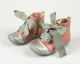 Trzewiki dziewczęce pudrowy róż na wiązanie KORNECKI- MODA SANOK
