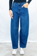 Damskie spodnie jeansowe model  balloon loose w ciemno niebieskim kolorze z wysokim stanem - MODA SANOK