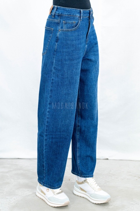 Damskie spodnie jeansowe model  balloon loose w ciemno niebieskim kolorze z wysokim stanem - MODA SANOK