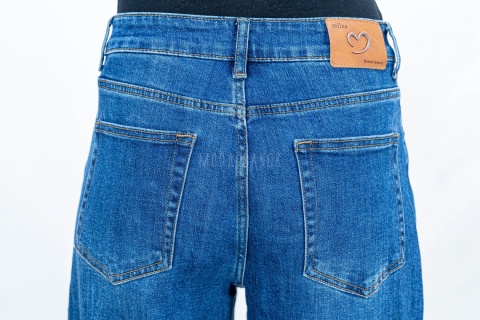 Damskie spodnie jeansowe model  balloon loose w ciemno niebieskim kolorze z wysokim stanem - MODA SANOK