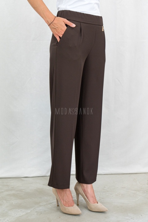 Eleganckie brązowe spodnie damskie BARTON proste lejące w kant z gumą w pasie - MODA SANOK