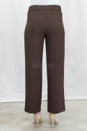 Eleganckie brązowe spodnie damskie BARTON proste lejące w kant z gumą w pasie - MODA SANOK