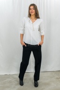 Koszula w kolorze białym z rekawem 3/4 ze zdobieniem na dekoldzie -Moda Sanok