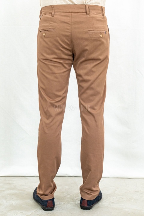 Eleganckie spodnie męskie w kolorze brązowym KUDI - MODA SANOK