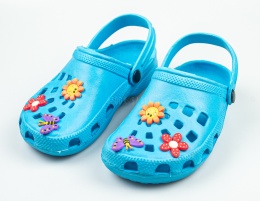 Niebieskie kroksy ze zdobieniami AMERICAN CLUB - MODA SANOK