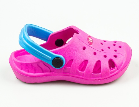 Różowe dziecięce kroksy z niebieskim paskiem AXIM - MODA SANOK