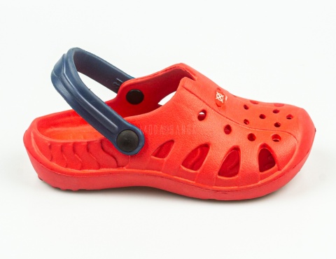 Czerwone dziecięce kroksy z granatowym paskiem AXIM - MODA SANOK