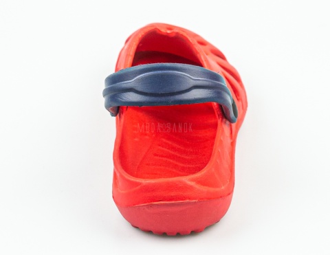 Czerwone dziecięce kroksy z granatowym paskiem AXIM - MODA SANOK