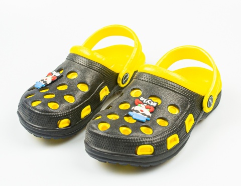 Czarno-żółte dziecięce kroksy z zabawną ozdobą NYMI - MODA SANOK