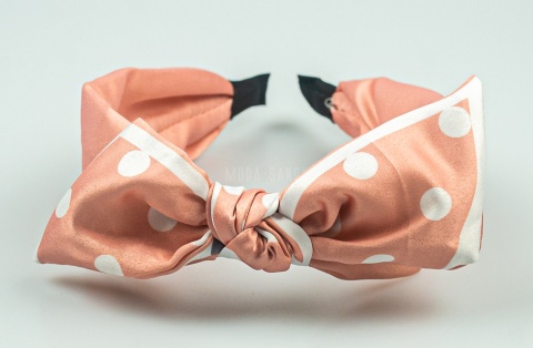 Jasnoróżowa opaska do włosów z kokardą i białymi grochami - MODA SANOK