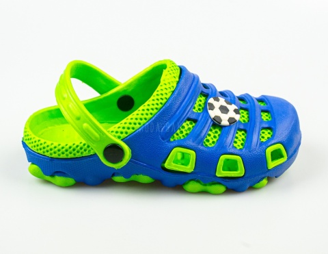 Zielono-niebieskie dziecięce kroksy z motywem piłki nożnej SUPER COOL - MODA SANOK