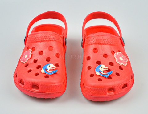 Czerwone kroksy dziecięce z przypinkami - MODA SANOK