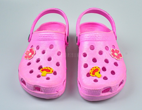 Różowe kroksy dziecięce z przypinkami - MODA SANOK