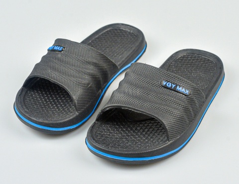 Czarne dziecięce klapki z niebieskim akcentem VGY MAX - MODA SANOK