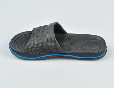 Czarne dziecięce klapki z niebieskim akcentem VGY MAX - MODA SANOK