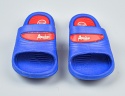 Niebieskie klapki dziecięce z czerwonymi akcentami AMERICAN CLUB - MODA SANOK