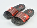Czarno-czerwone klapki dziecięce na basen -MODA SANOK