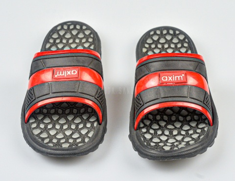 Czarne klapki dziecięce z czerwonym akcentem AXIM - MODA SANOK