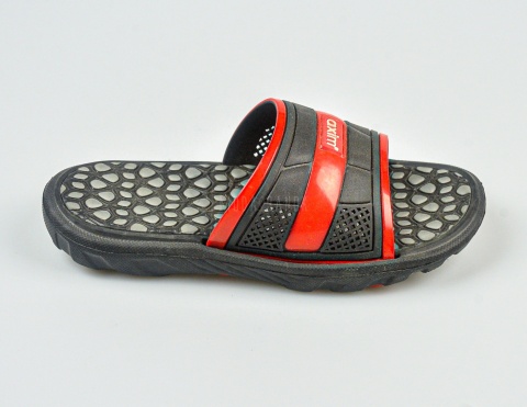 Czarne klapki dziecięce z czerwonym akcentem AXIM - MODA SANOK