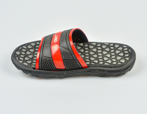 Czarne klapki dziecięce z czerwonym akcentem AXIM - MODA SANOK