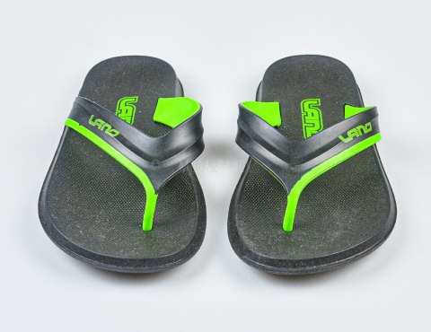 Klapki japonki chłopięce gumowe czarne z zielonym akcentem LANO - MODA SANOK