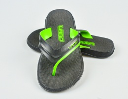 Klapki japonki chłopięce gumowe czarne z zielonym akcentem LANO - MODA SANOK