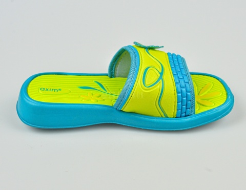 Klapki basenowe dziewczęce seledynowo-niebieskie z ozdobnym kwiatkiem AXIM-MODA SANOK