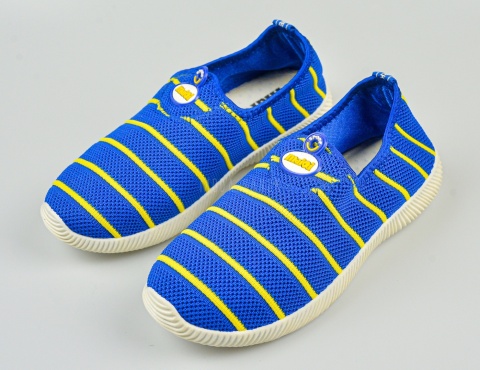 Niebieskie chłopięce buty sportowe siateczkowe z żółtymi paskami APAWA - MODA SANOK