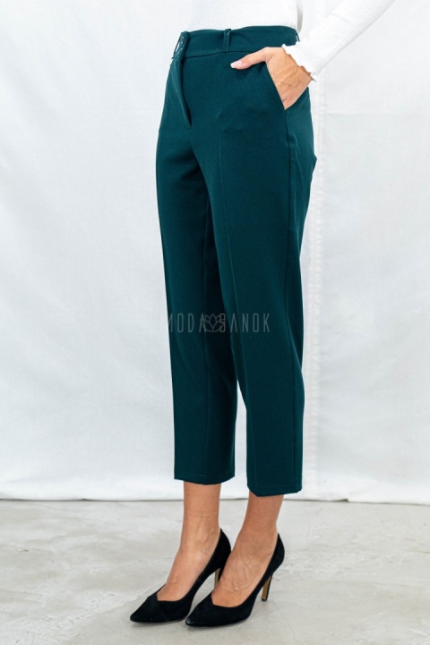 Eleganckie spodnie typu cygaretki od MTM w odcieniu głębokiej butelkowej zieleni -Moda Sanok