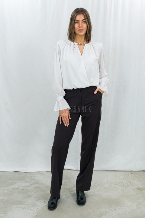 Elegancka biała bluzka z falbanami -Moda Sanok 